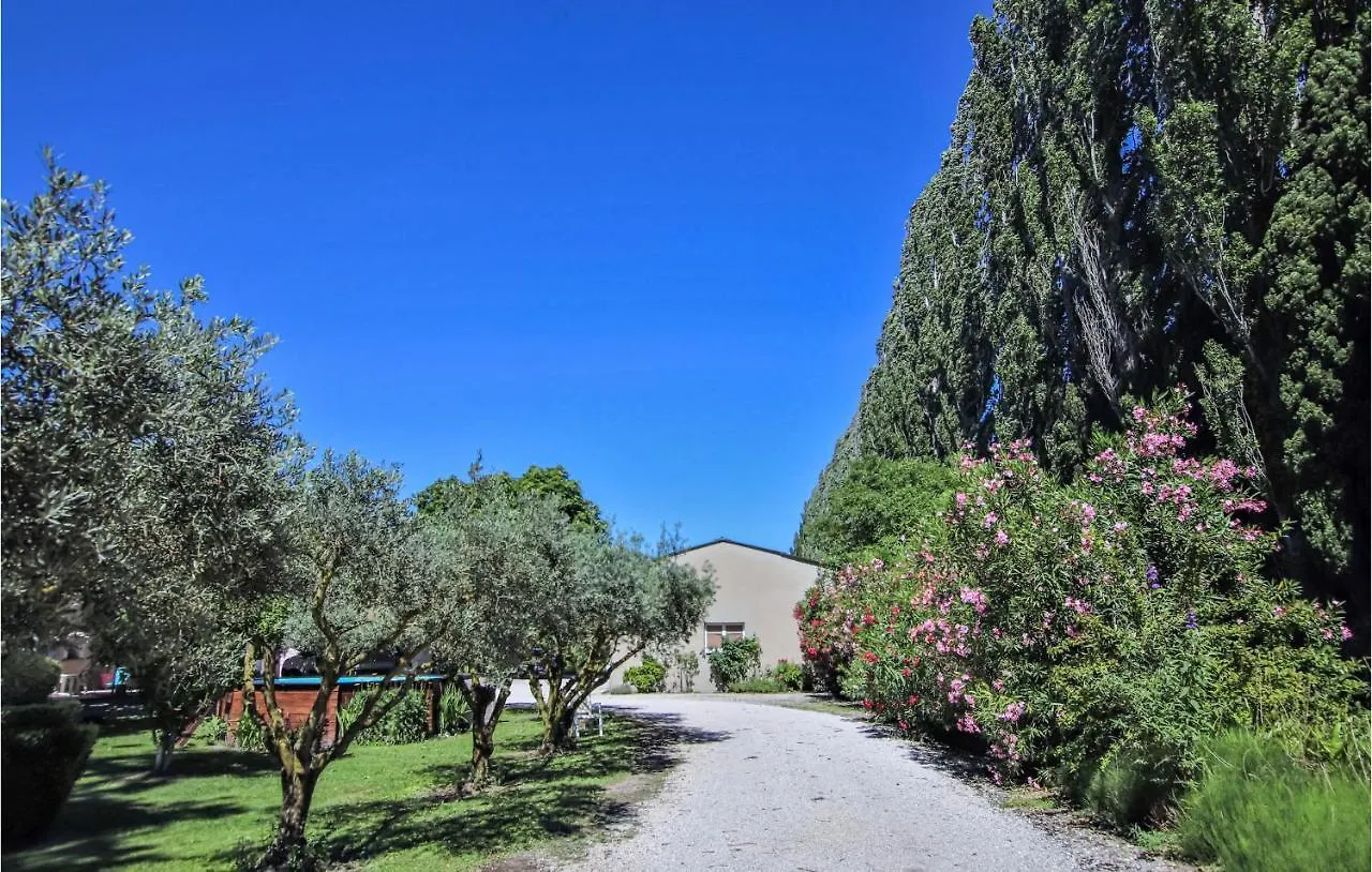 Stunning Home In Verquieres With Wifi France
